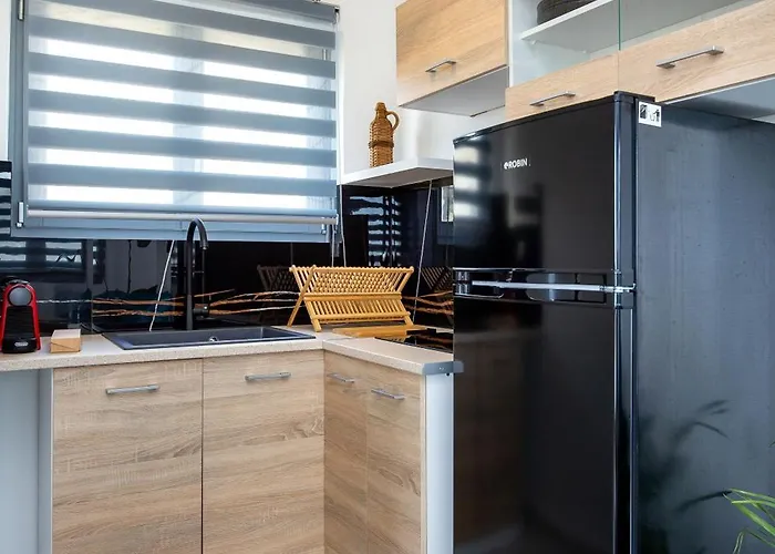 East Coast Apartment Alikí