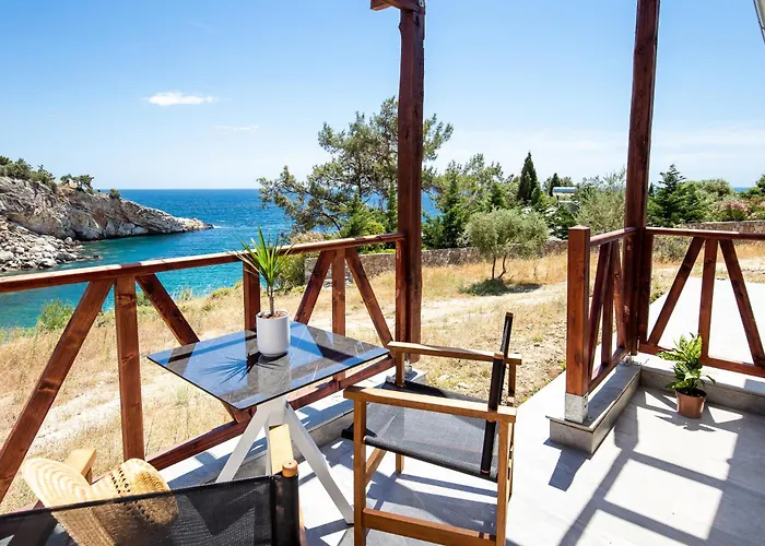 East Coast Apartment Alikí